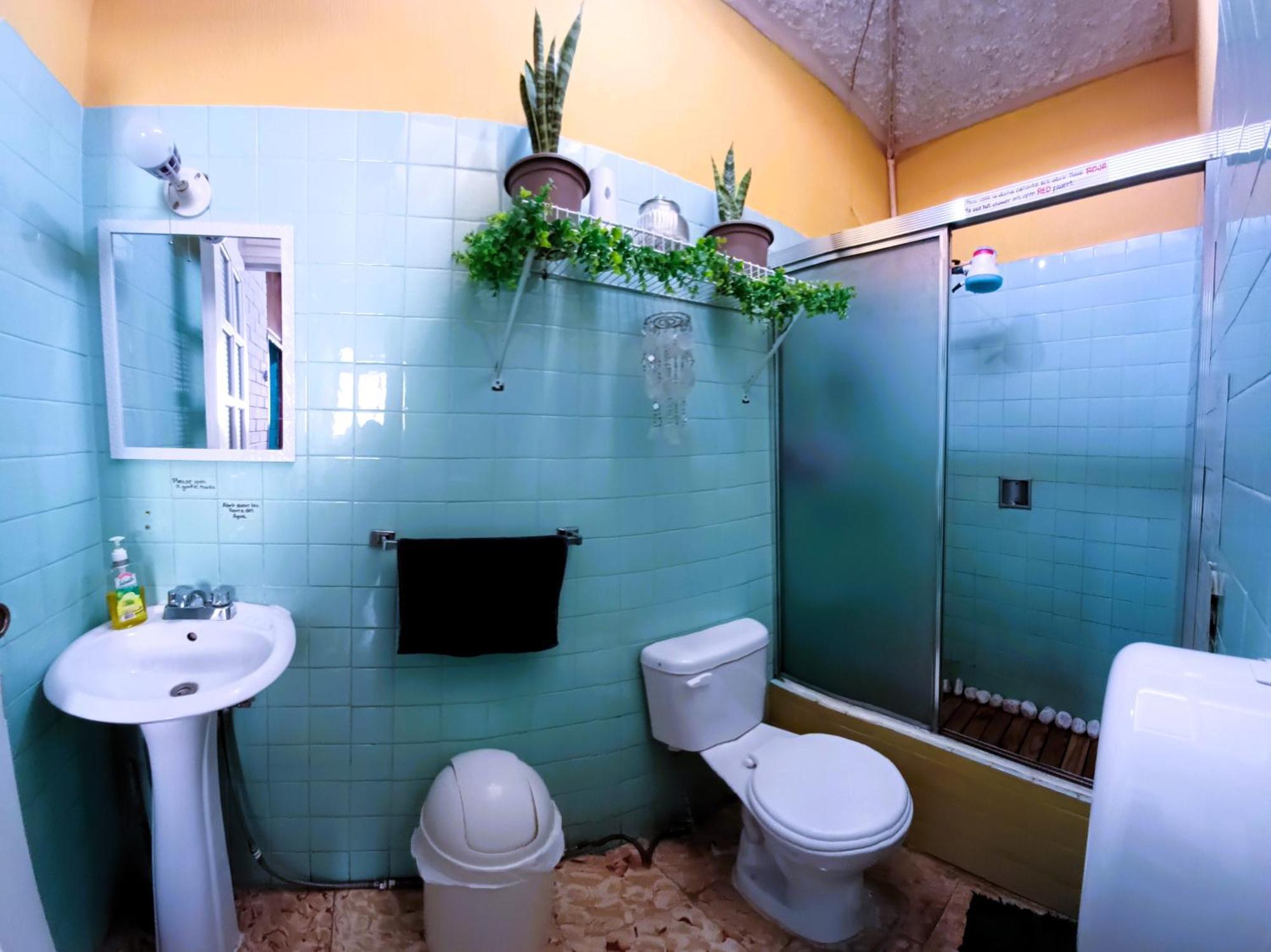 Hostal De Lucca Guatemala City Kültér fotó